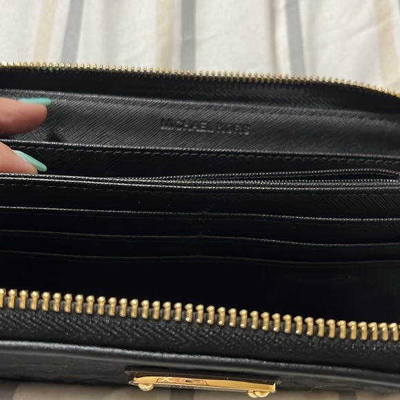Michael Kors MK Logo Zip Around Continental Wallet, black. - Picture 14 of 16